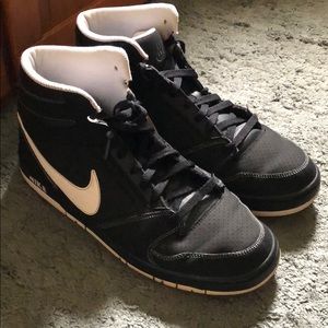 Nike men’s size 12 sneakers